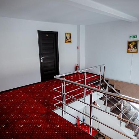 Pensiunea Vialux Bacău Esterno foto