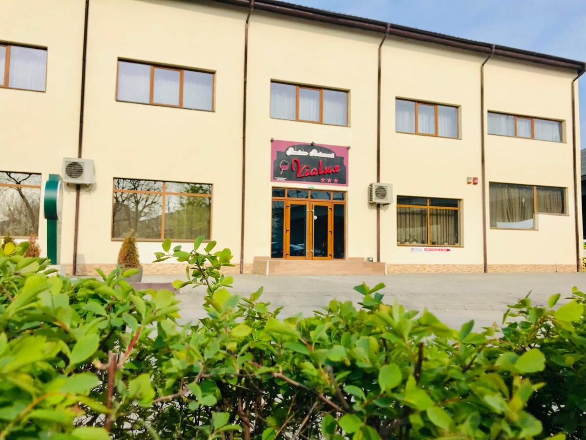 Pensiunea Vialux Bacău Esterno foto